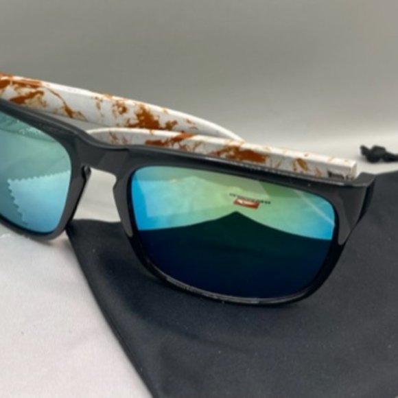 New Quiksilver Sunglasses - Picture 5 of 5